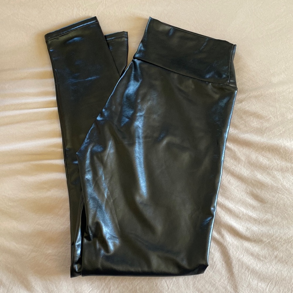 Fuax Leather Legging